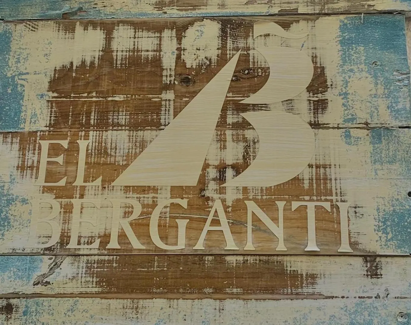 Hotel Berganti トッサ・デ・マール